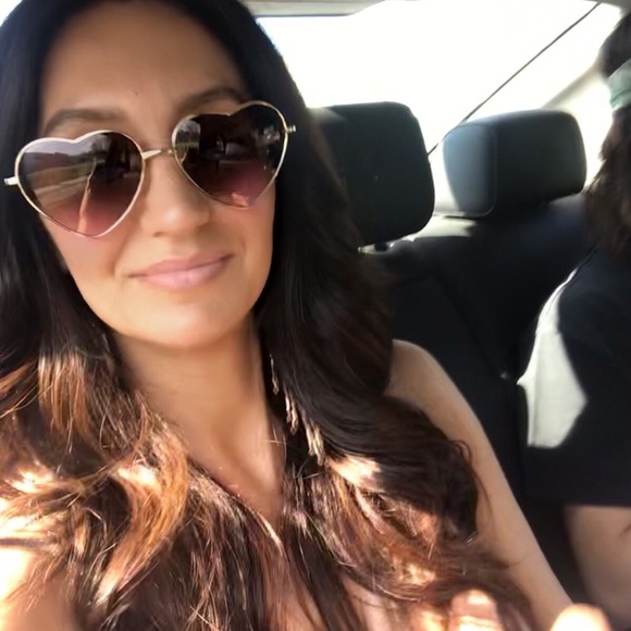 Meet your Posher, Gia - Picture 1 of 1